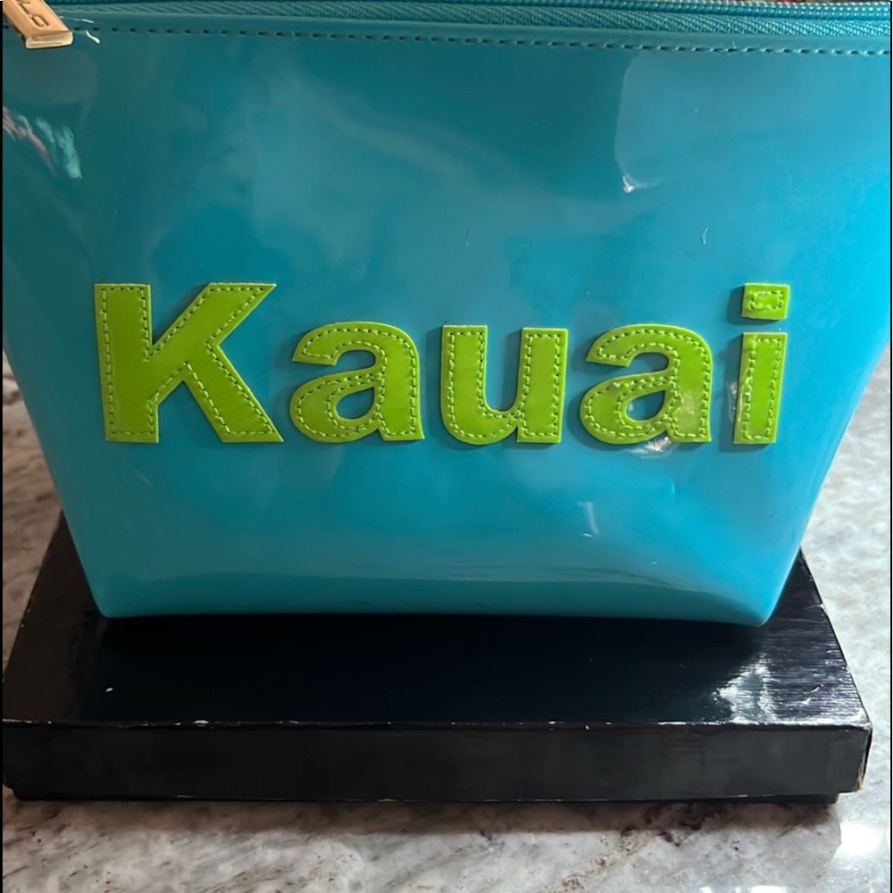 LOLO brand Kauai Cosmetic Bag